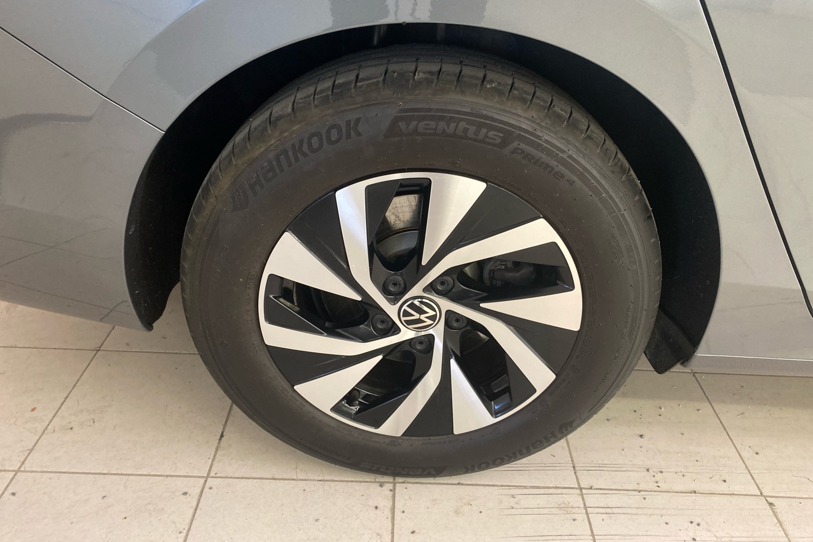 VOLKSWAGEN Passat 2024