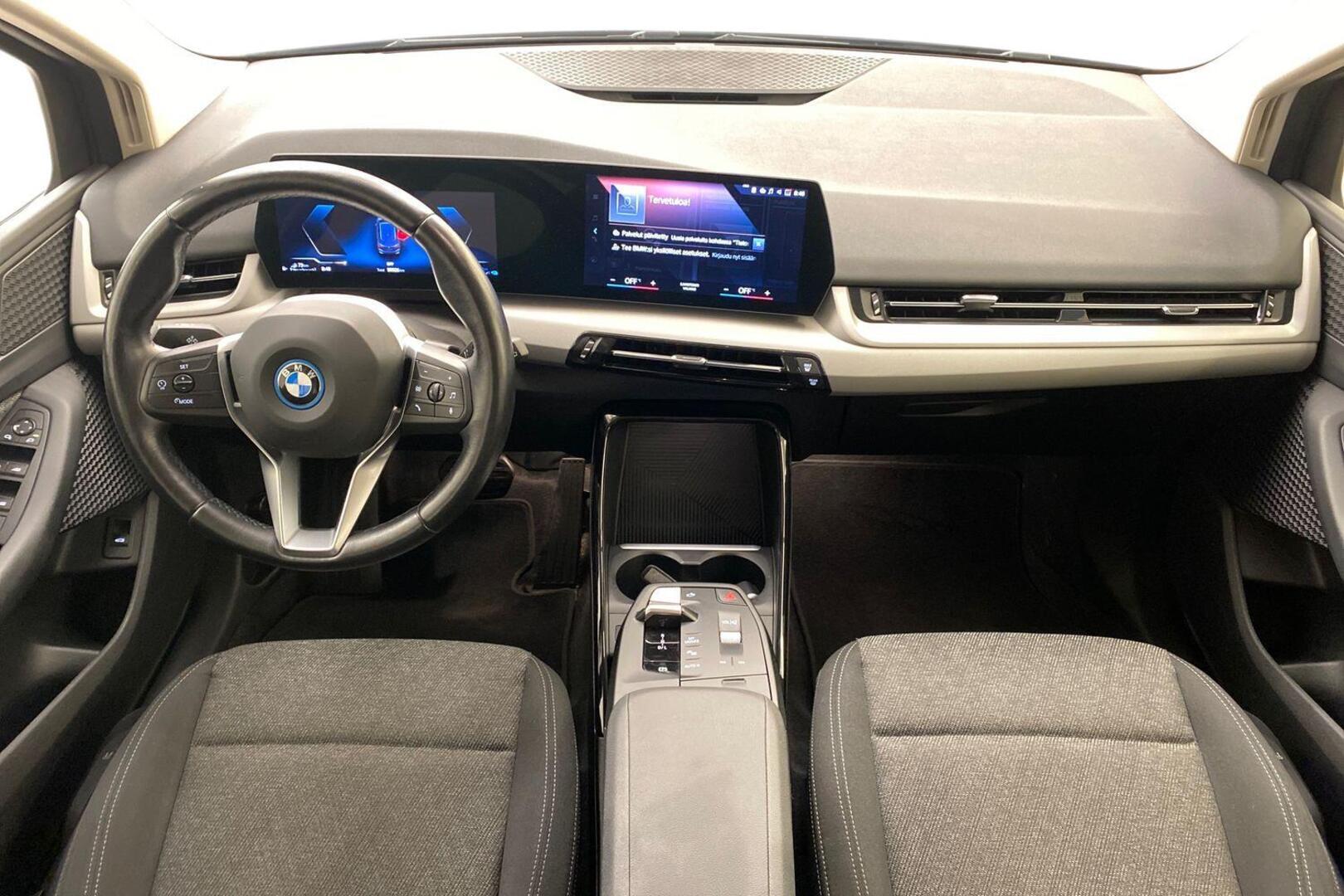 BMW 225 2022