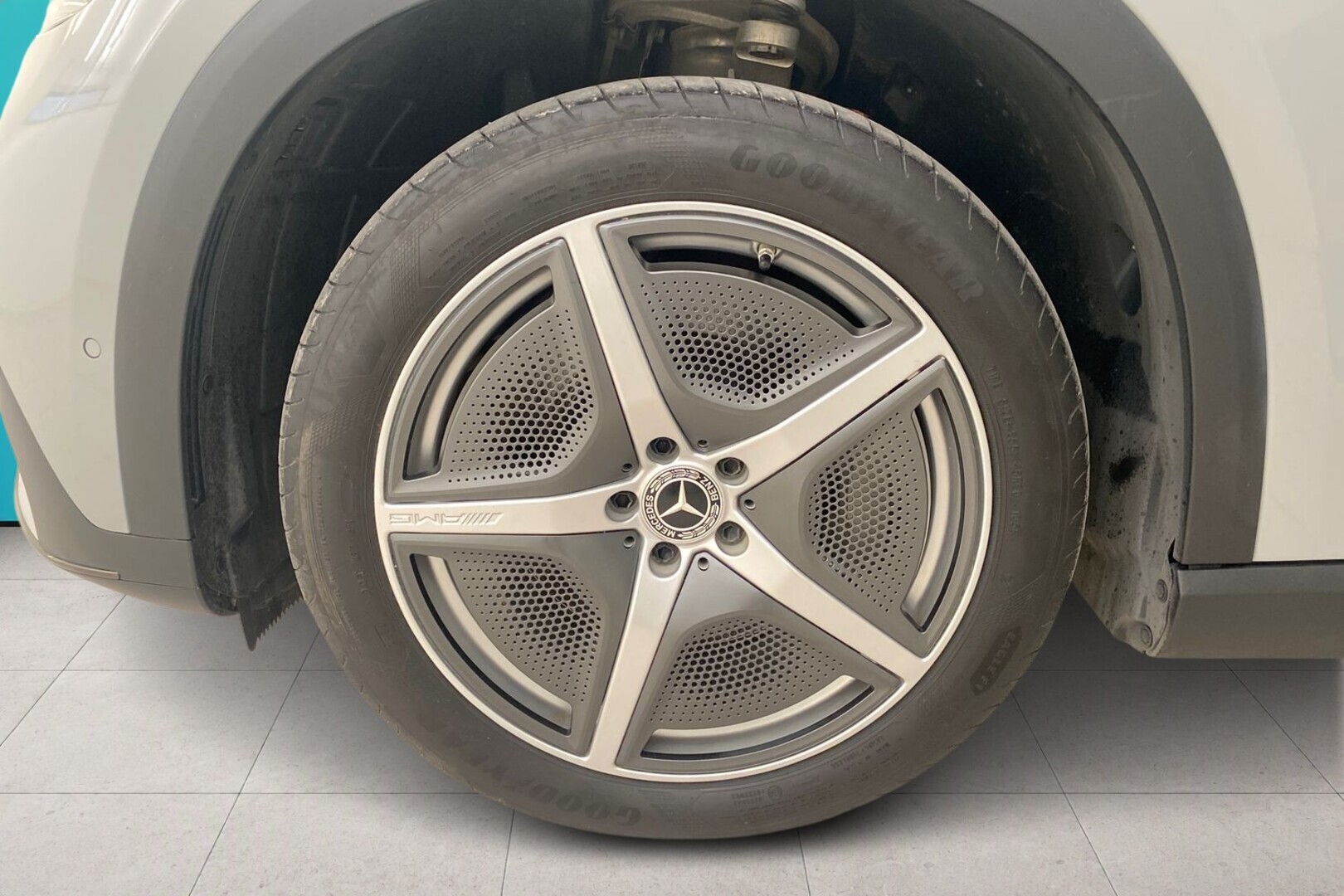 MERCEDES-BENZ EQE SUV 2023