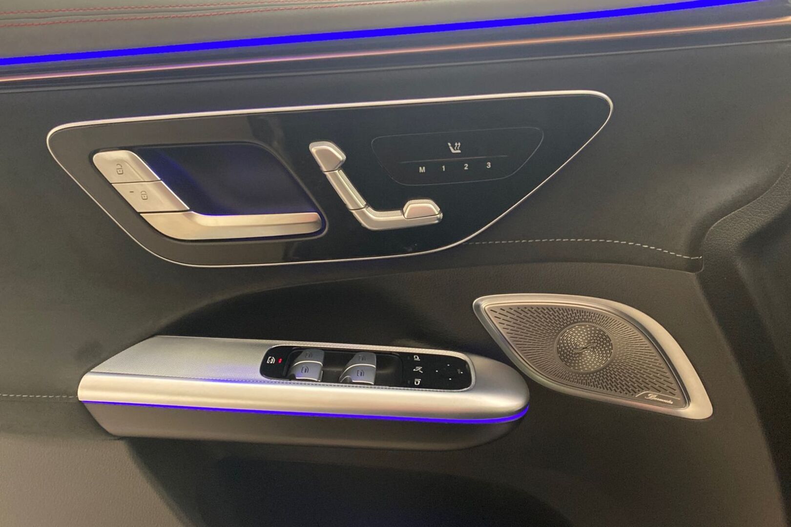 MERCEDES-BENZ EQE SUV 2023