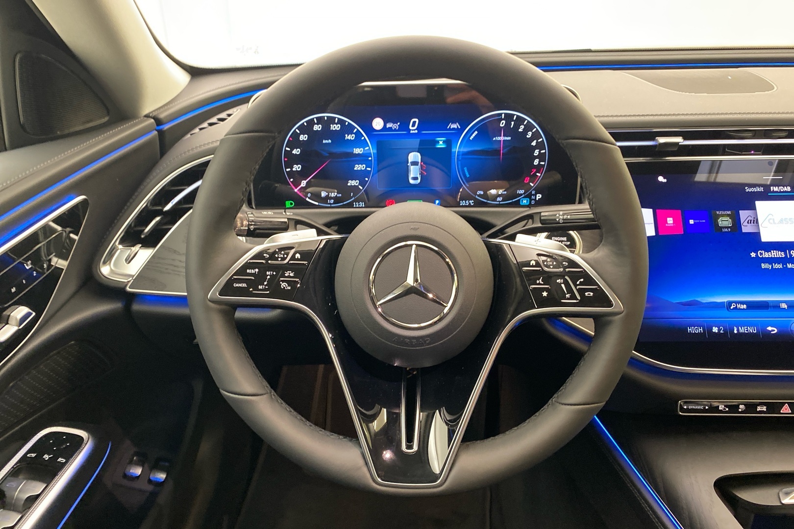 MERCEDES-BENZ E 16