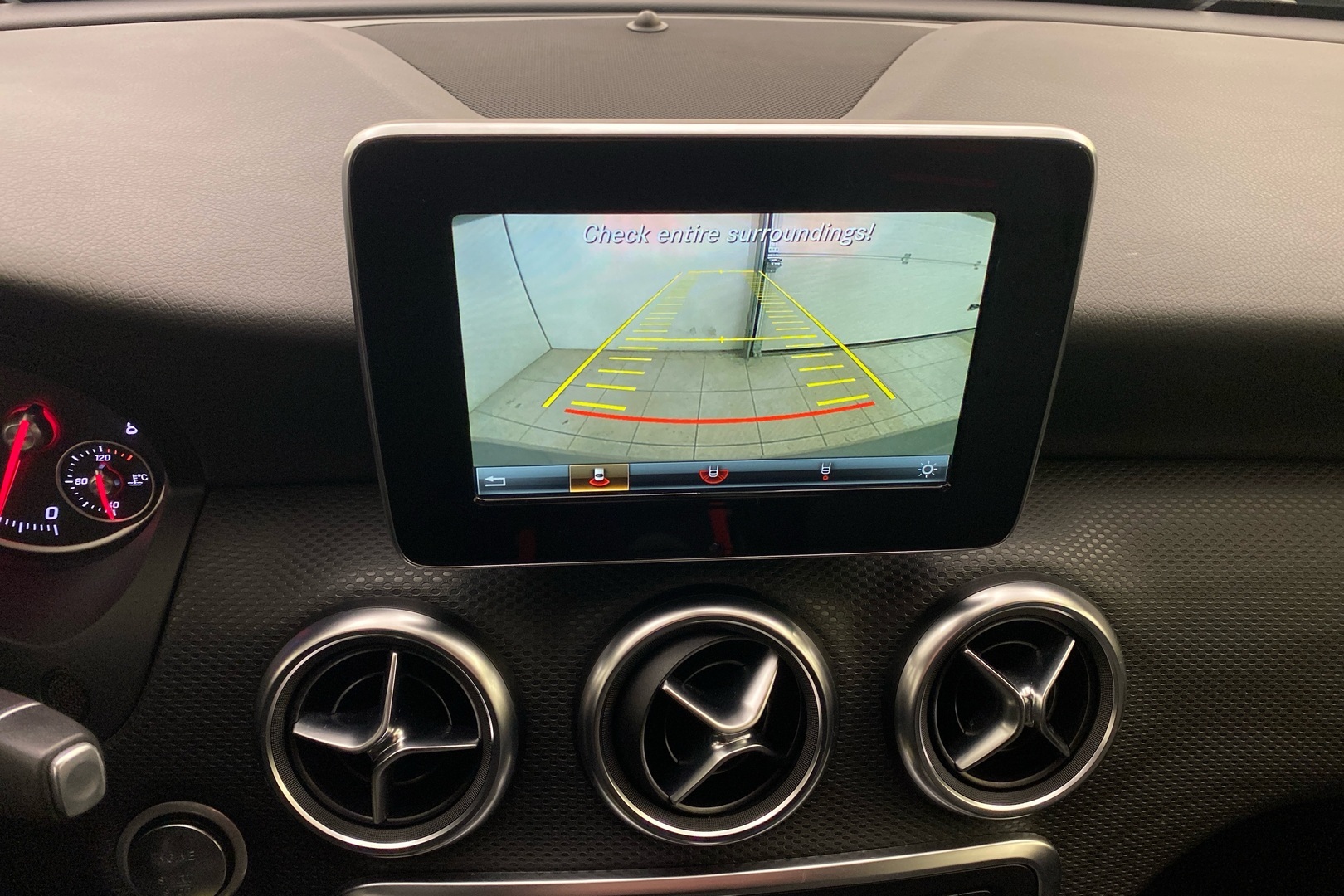 MERCEDES-BENZ A 2017