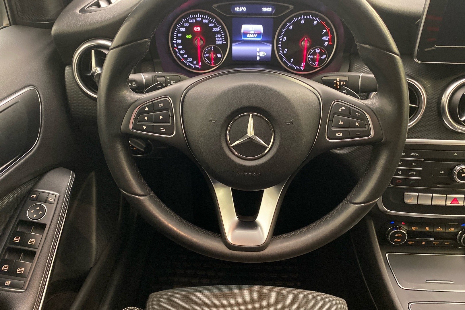 MERCEDES-BENZ A 2017