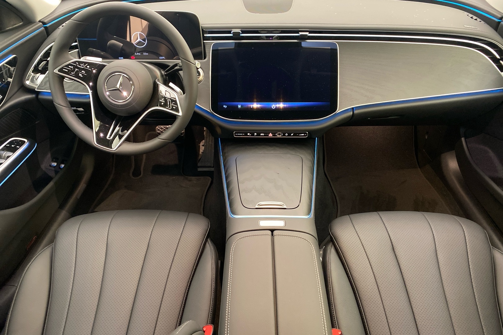 MERCEDES-BENZ E 2026