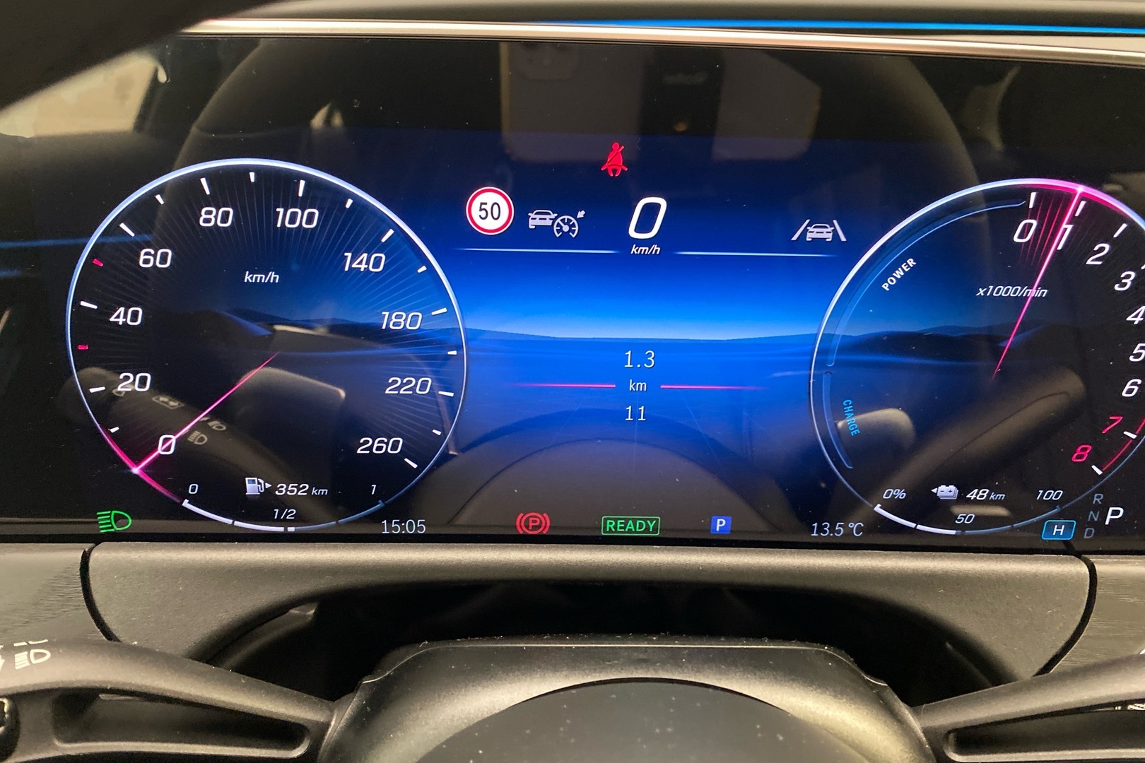 MERCEDES-BENZ E 2026