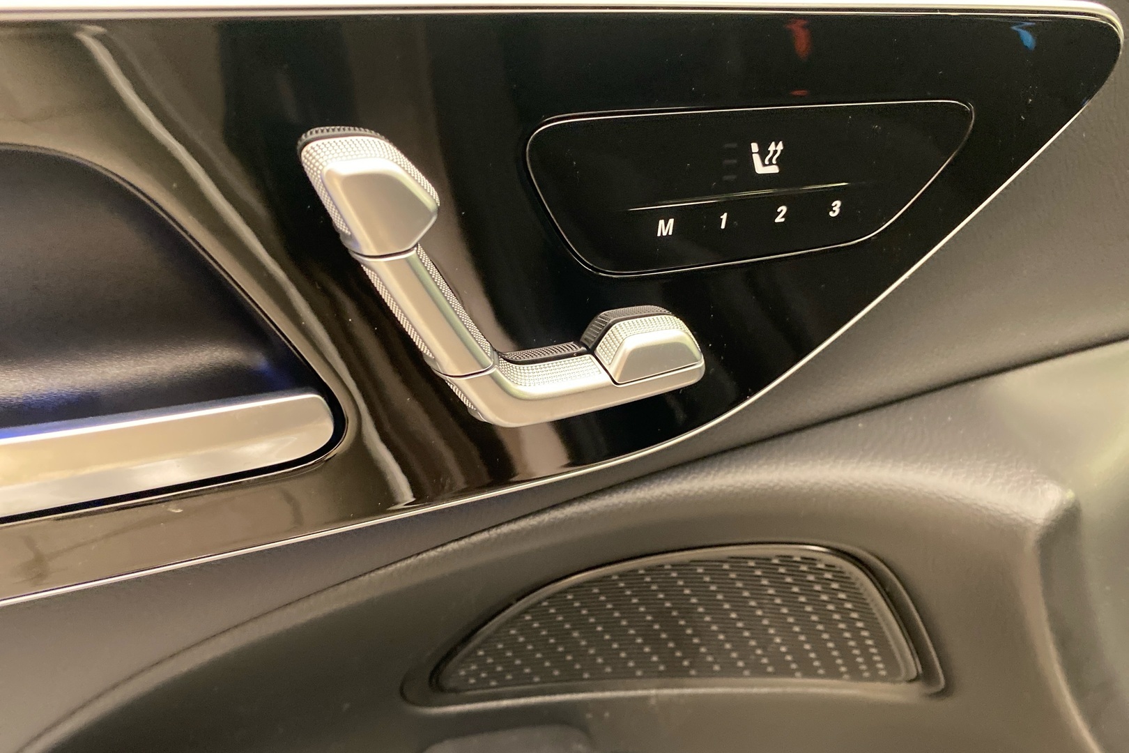 MERCEDES-BENZ E 2026