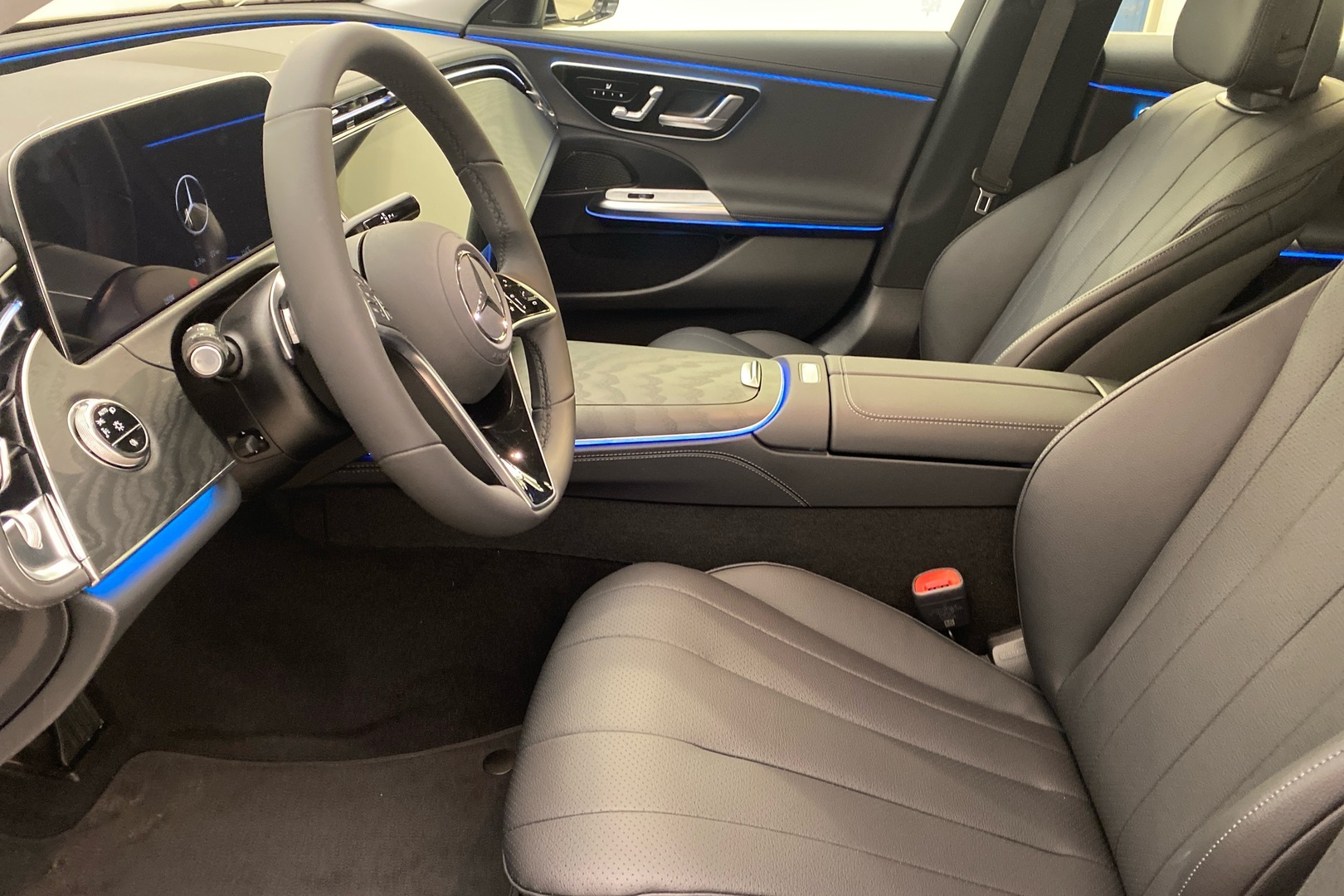 MERCEDES-BENZ E 2026