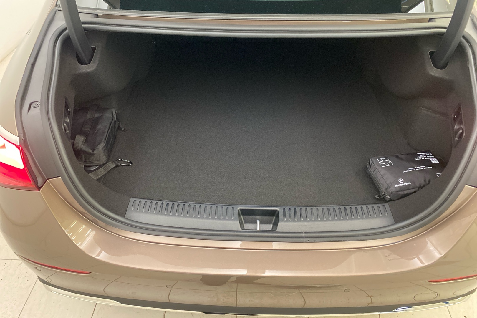 MERCEDES-BENZ E 2026