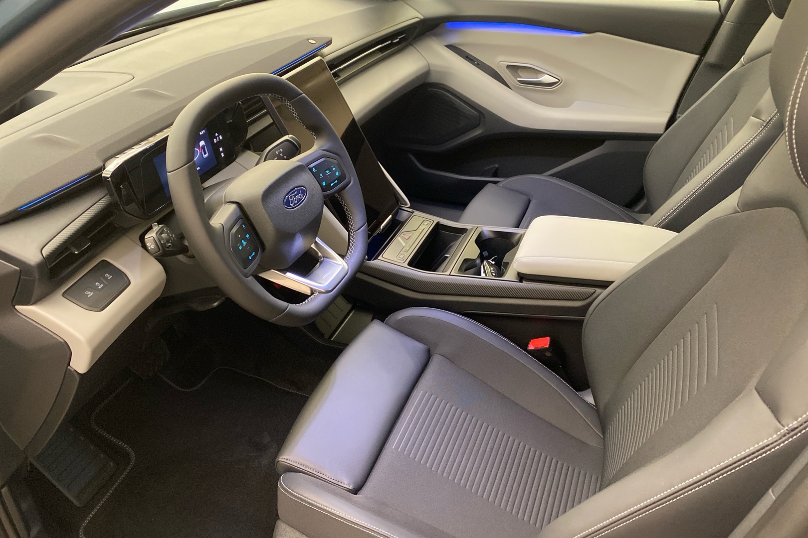FORD Explorer 2026