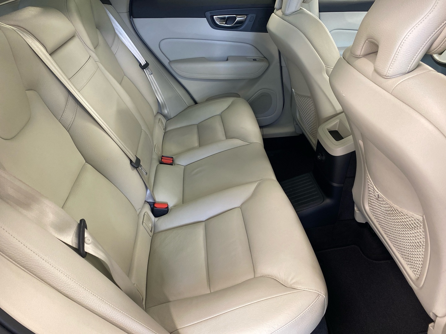 VOLVO XC60 2020