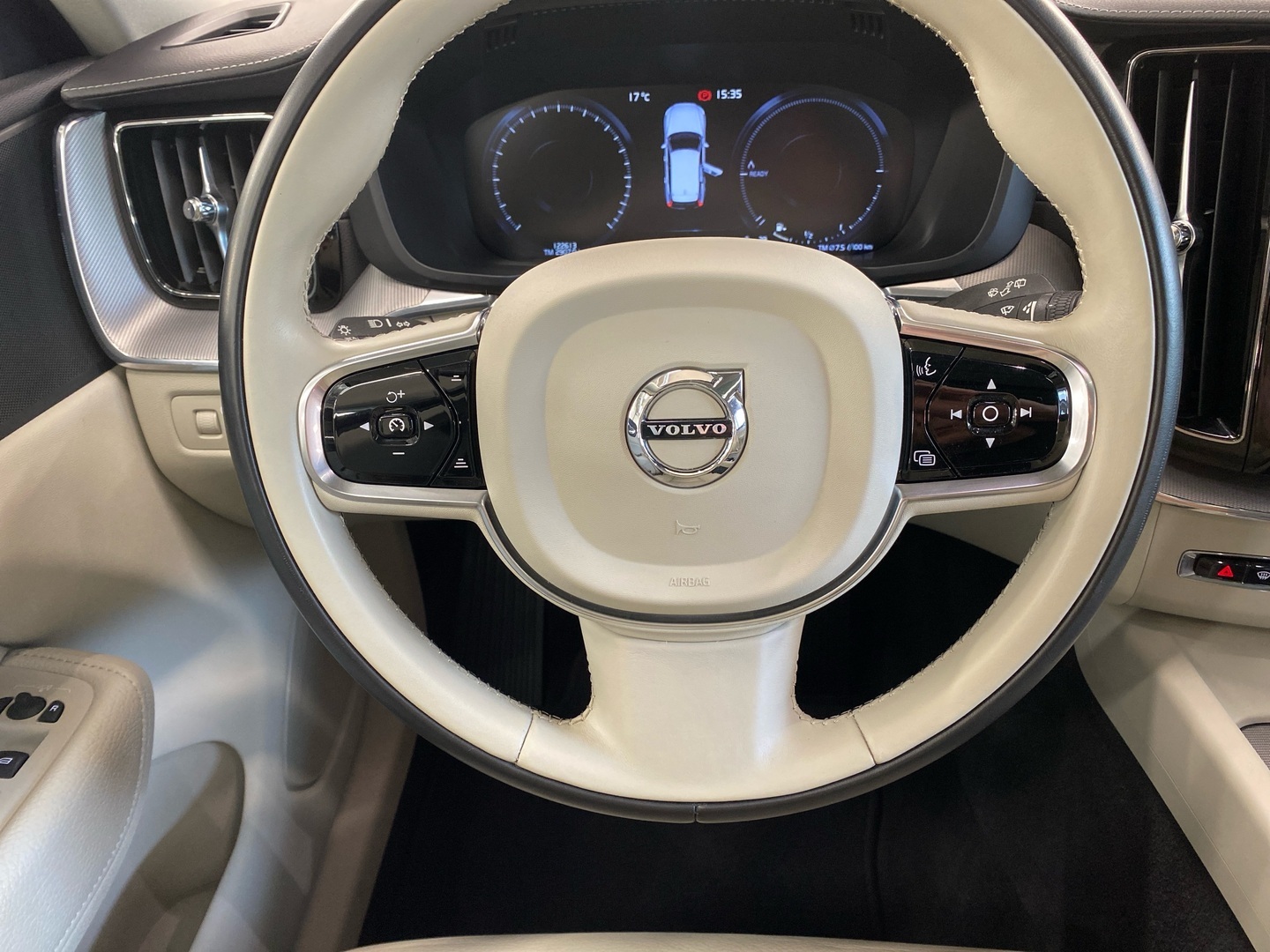 VOLVO XC60 2020
