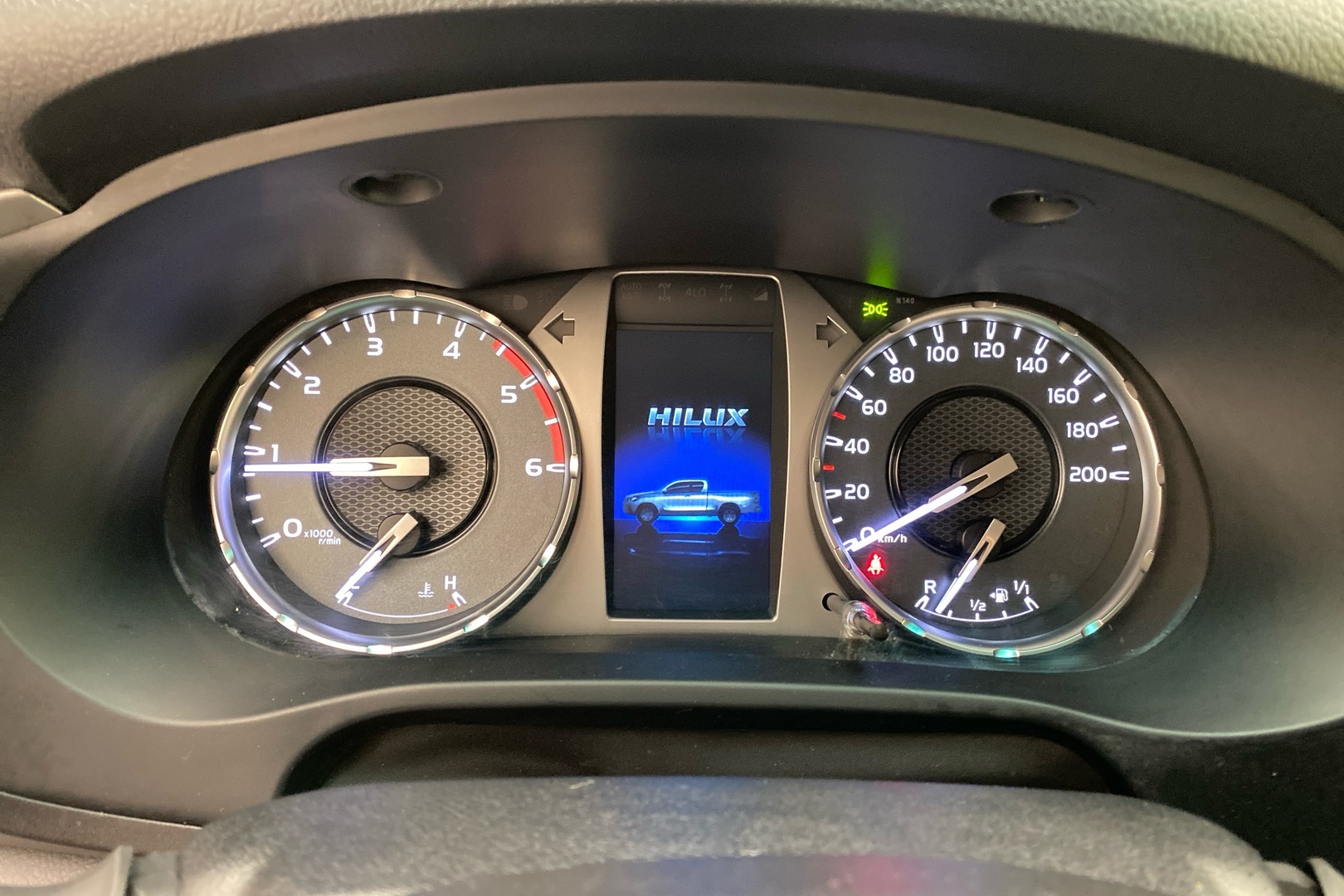 TOYOTA Hilux 2021