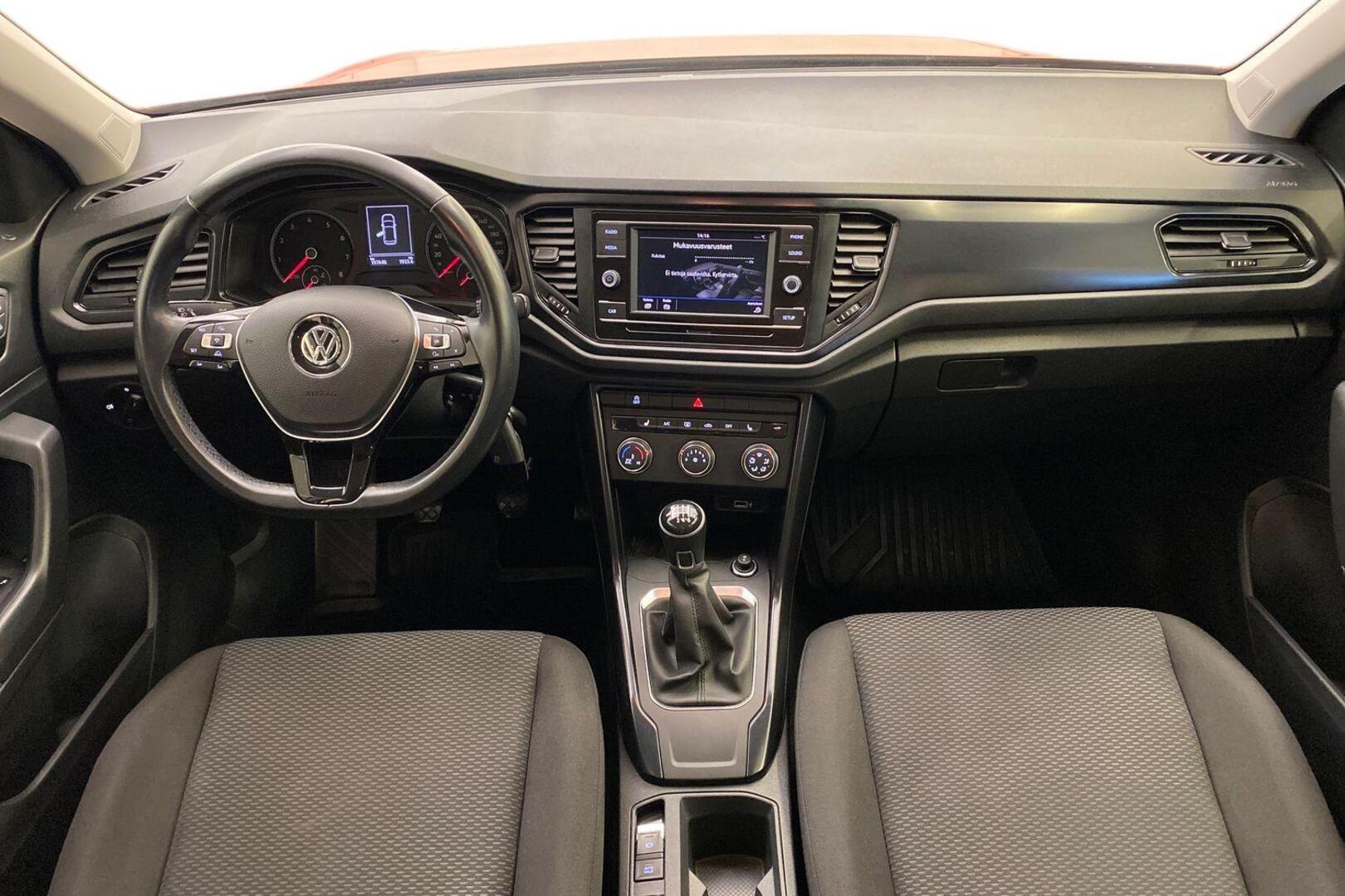 VOLKSWAGEN T-Roc 10