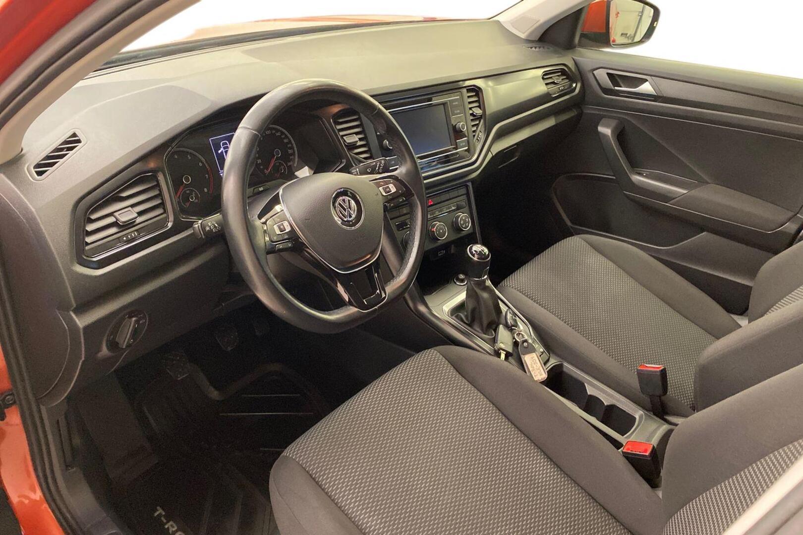 VOLKSWAGEN T-Roc 8