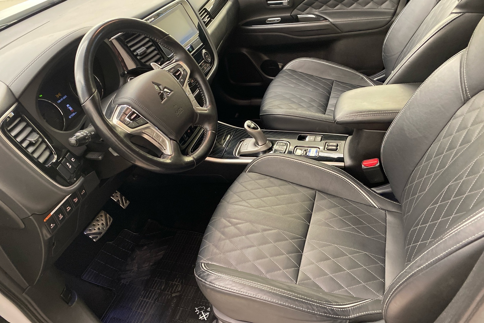 MITSUBISHI Outlander PHEV 2018