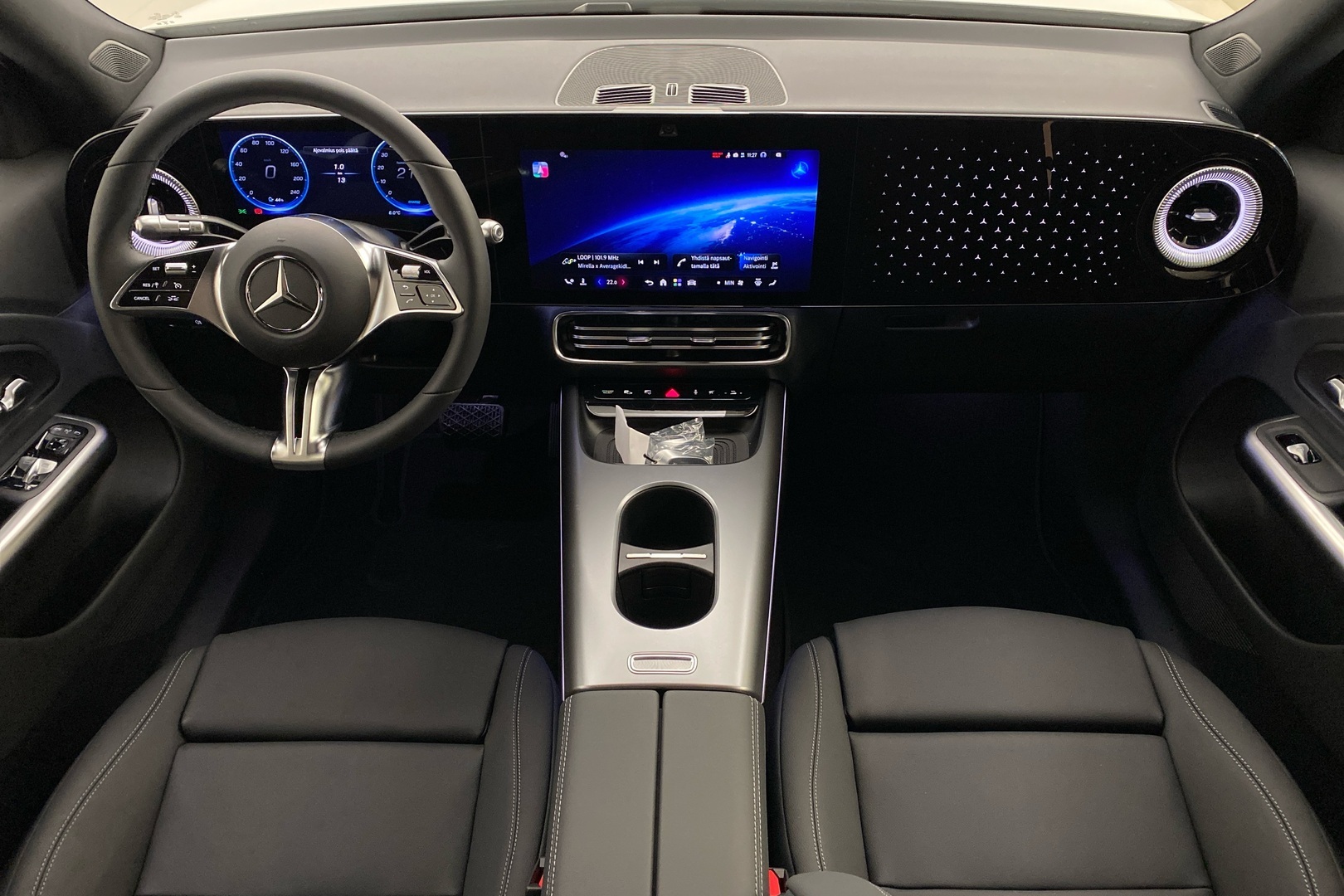 MERCEDES-BENZ GLB 2026
