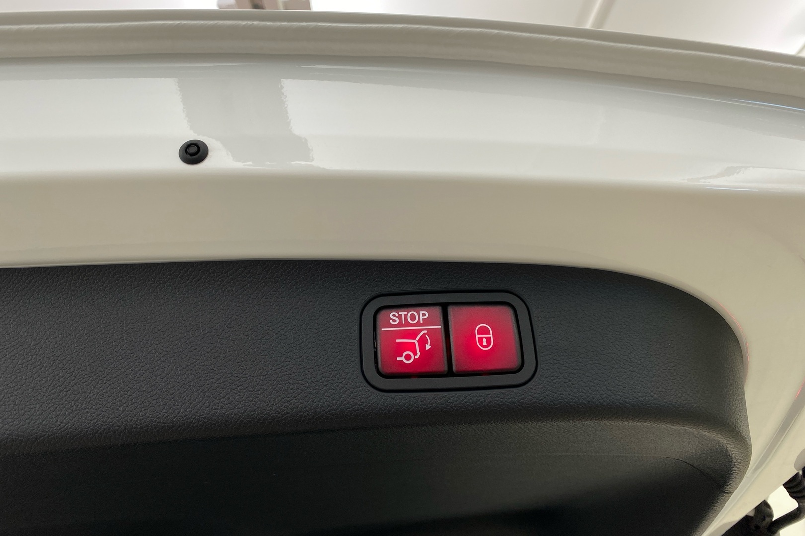 MERCEDES-BENZ GLB 2026