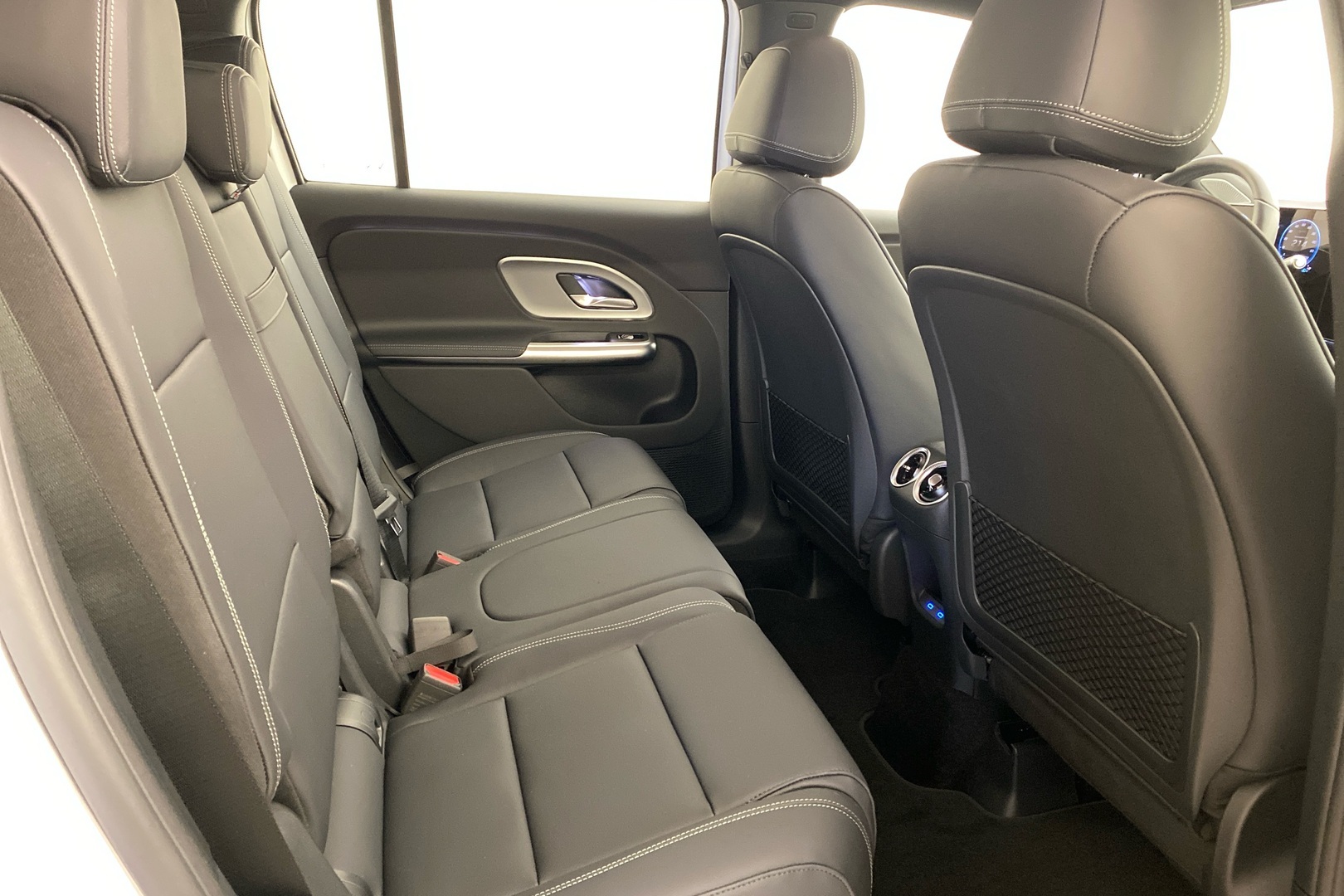 MERCEDES-BENZ GLB 2026