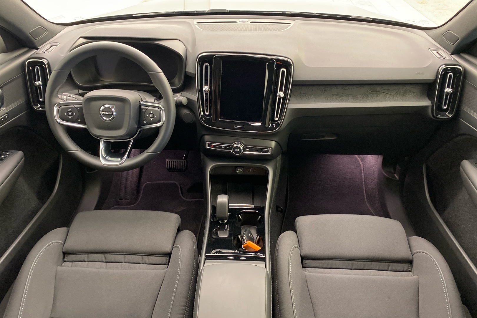 VOLVO C40 2023