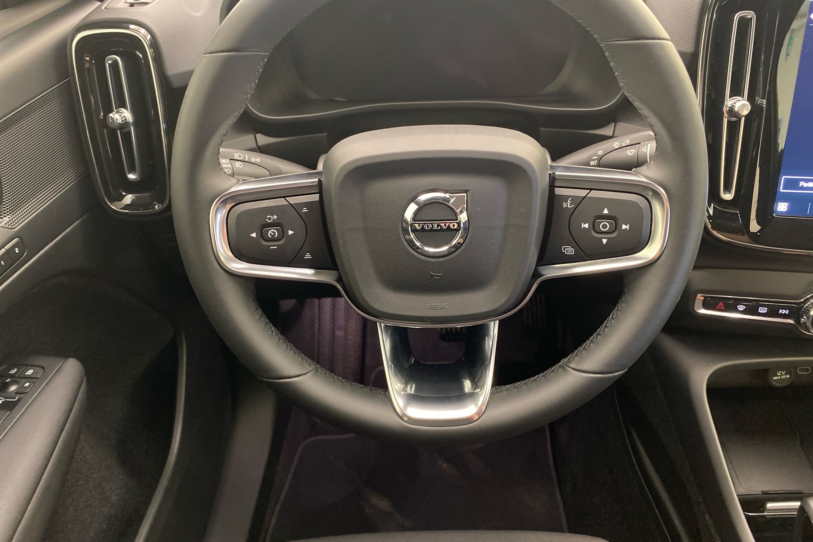 VOLVO C40 2023