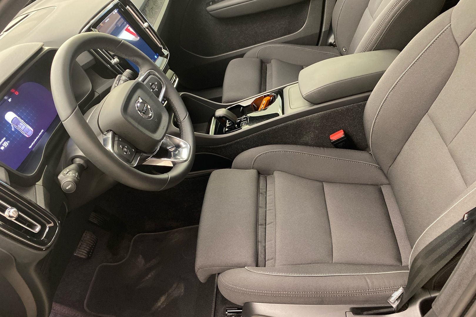 VOLVO C40 2023