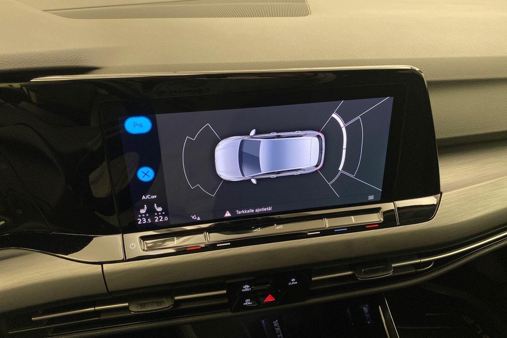 VOLKSWAGEN Golf 2023