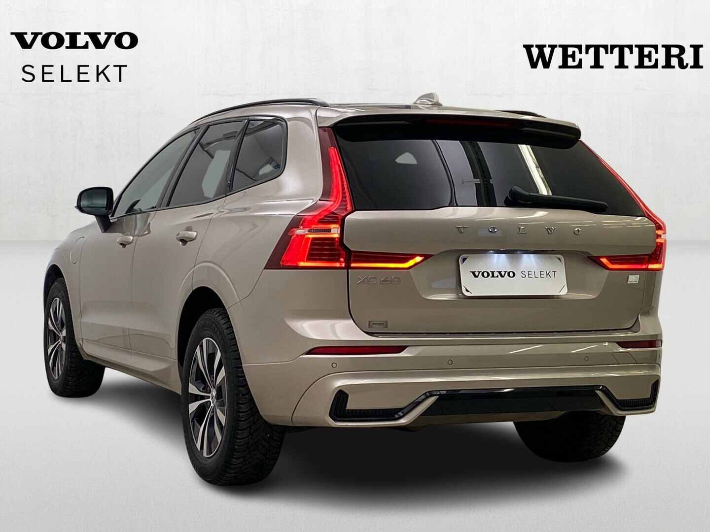 VOLVO XC60 2023
