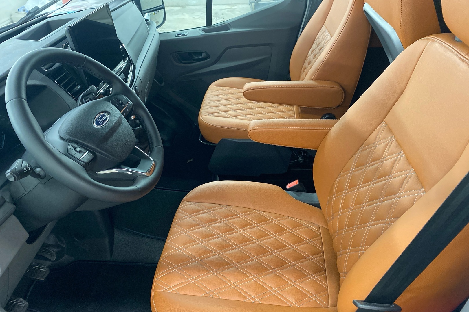 FORD Transit 2025