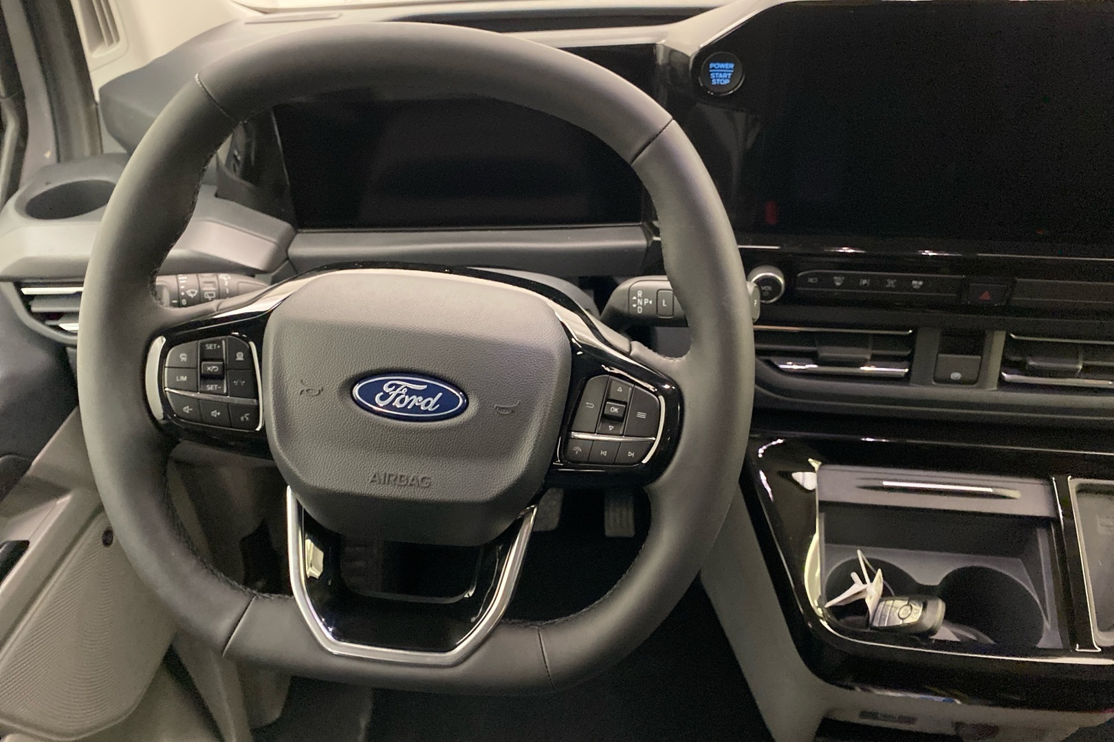 FORD Tourneo Custom 2026