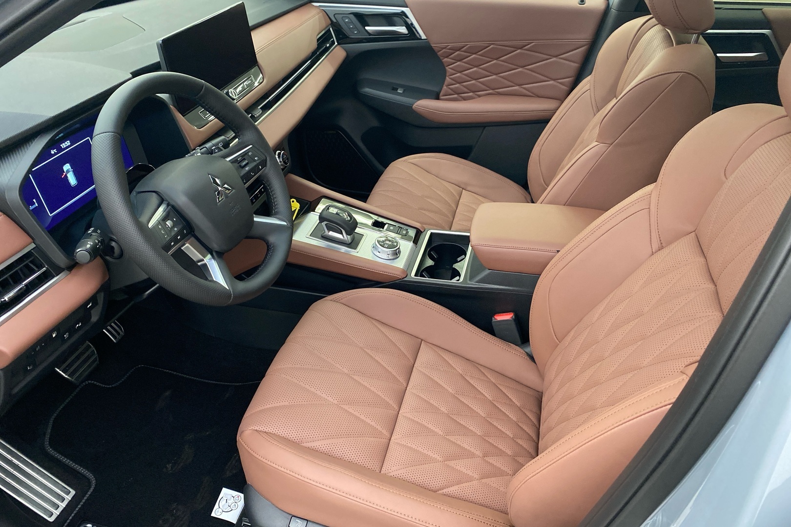 MITSUBISHI Outlander 7