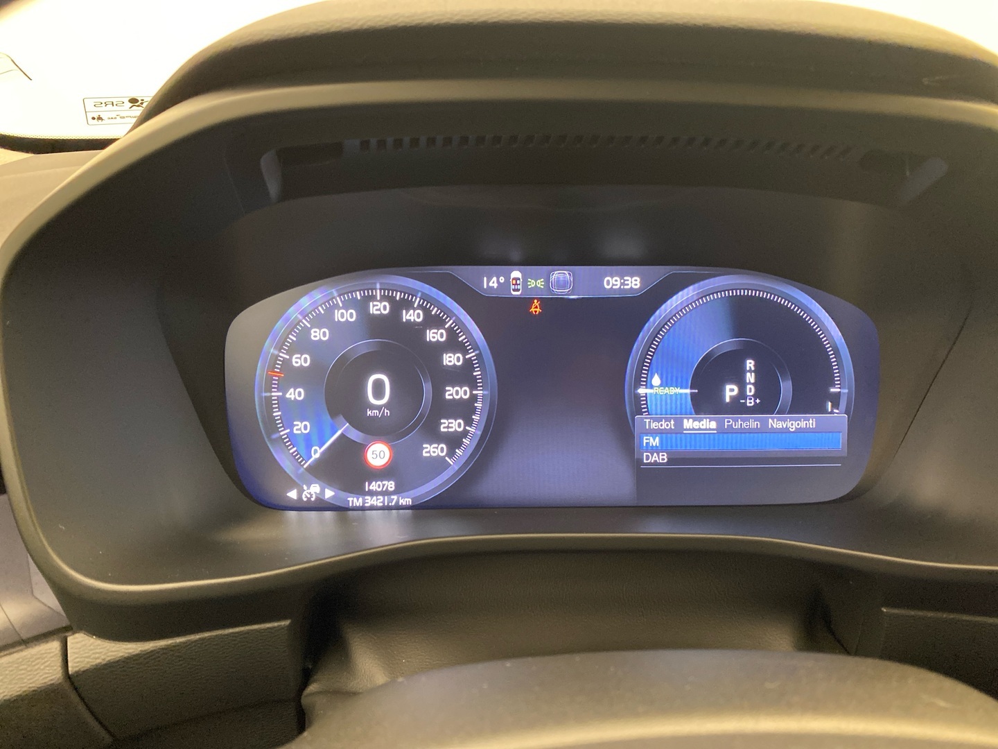 VOLVO XC40 2024
