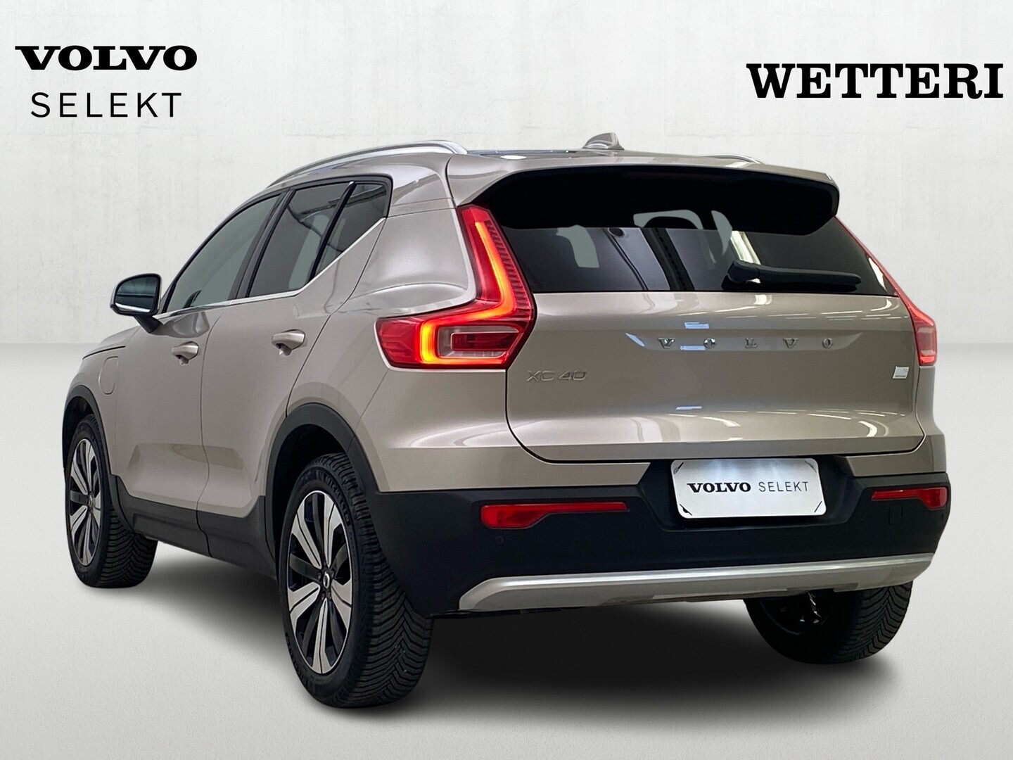 VOLVO XC40 2024