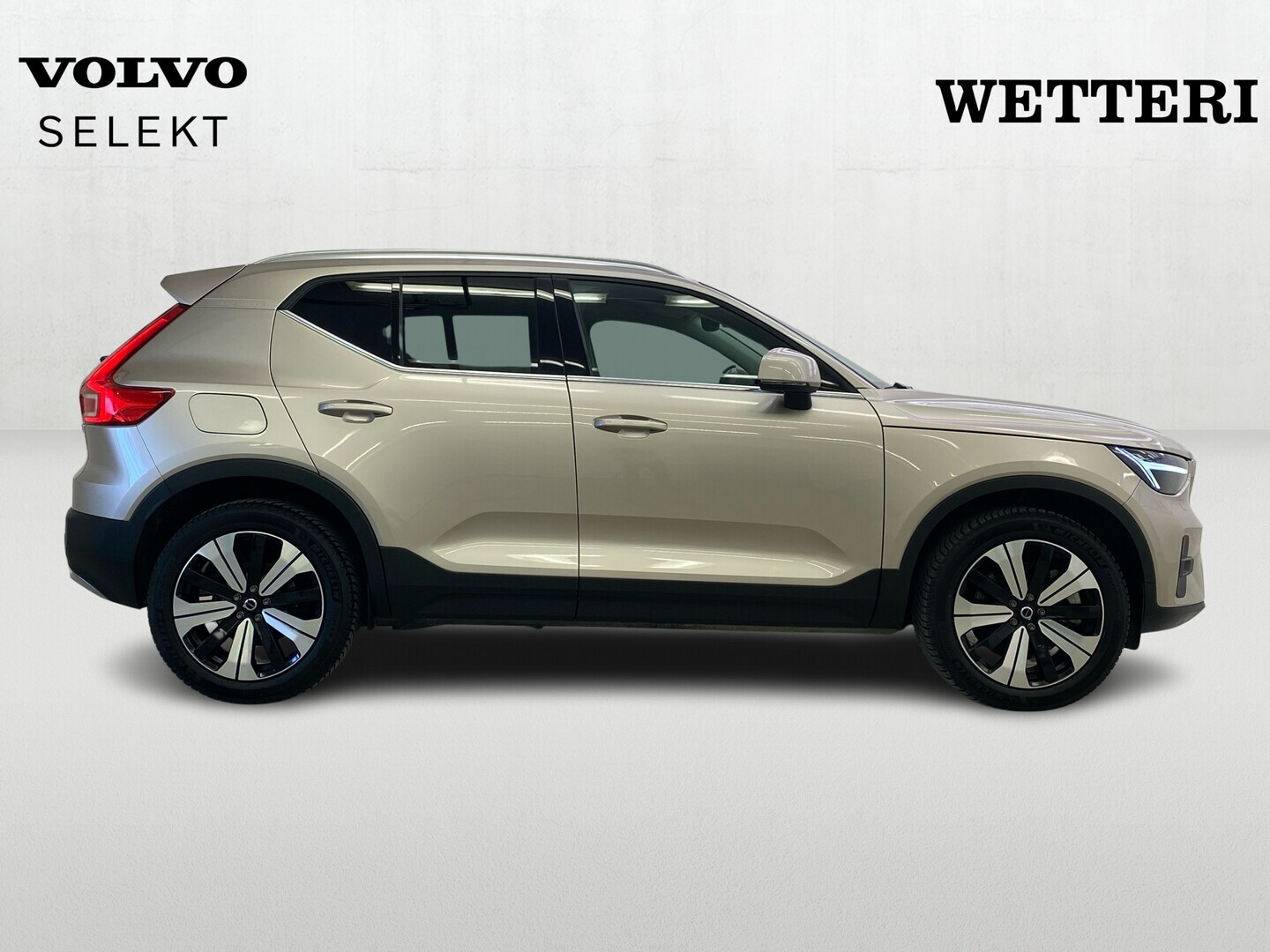 VOLVO XC40 2024