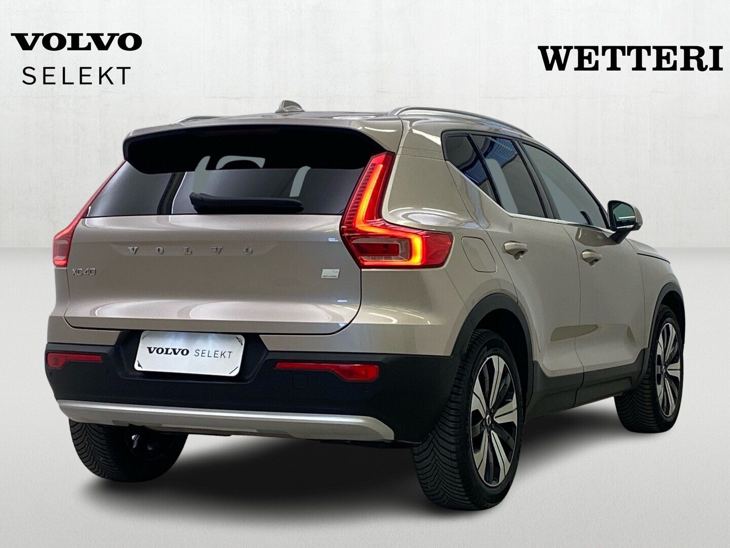VOLVO XC40 2024