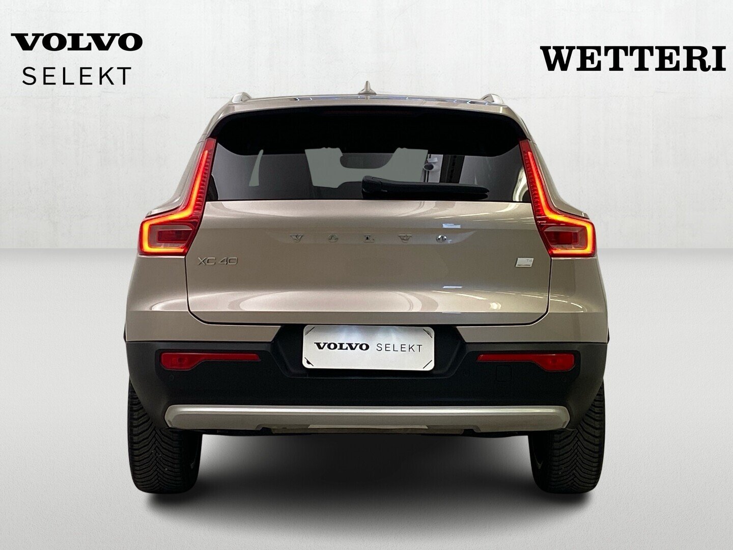 VOLVO XC40 2024