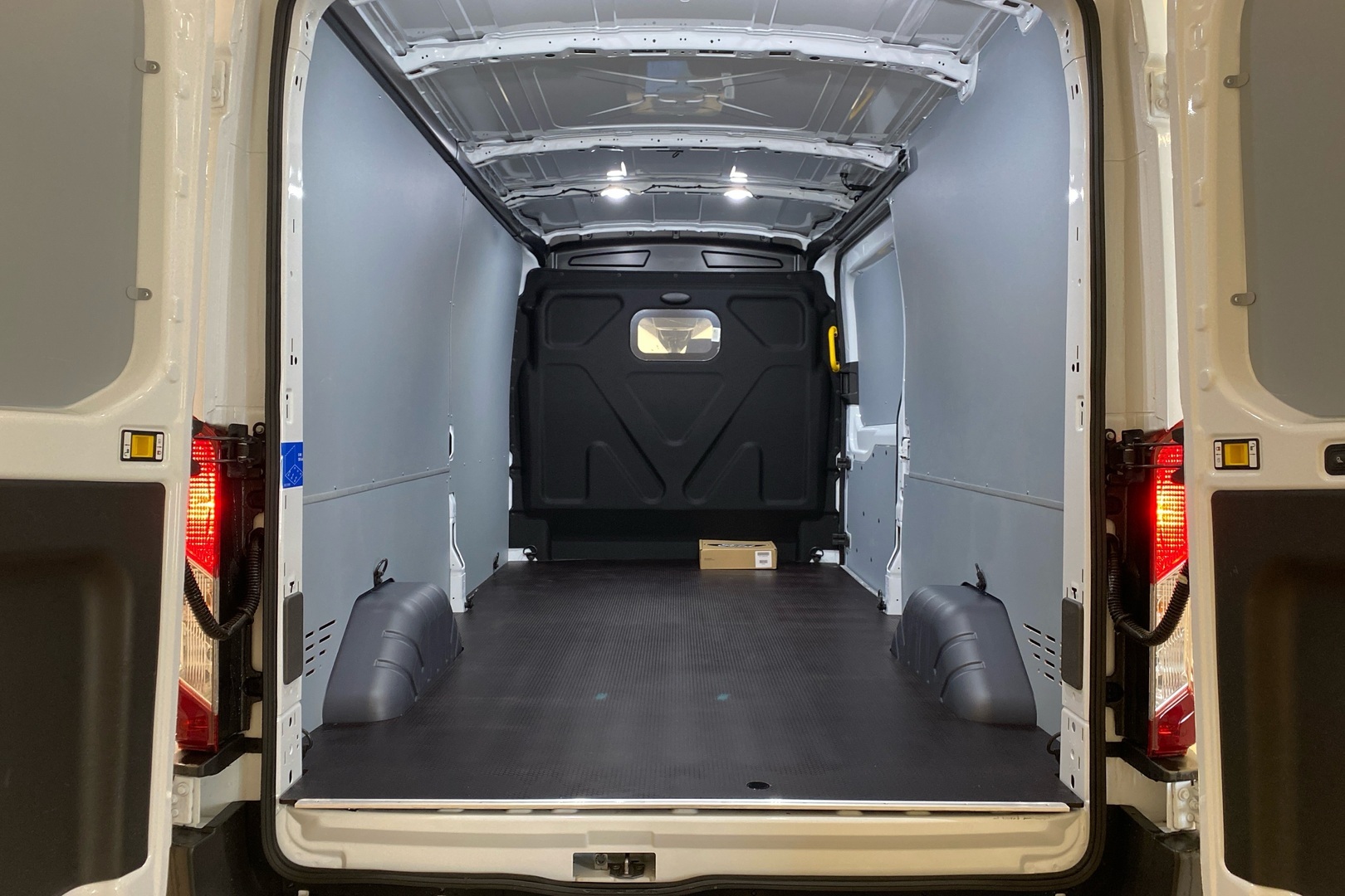 FORD Transit 8