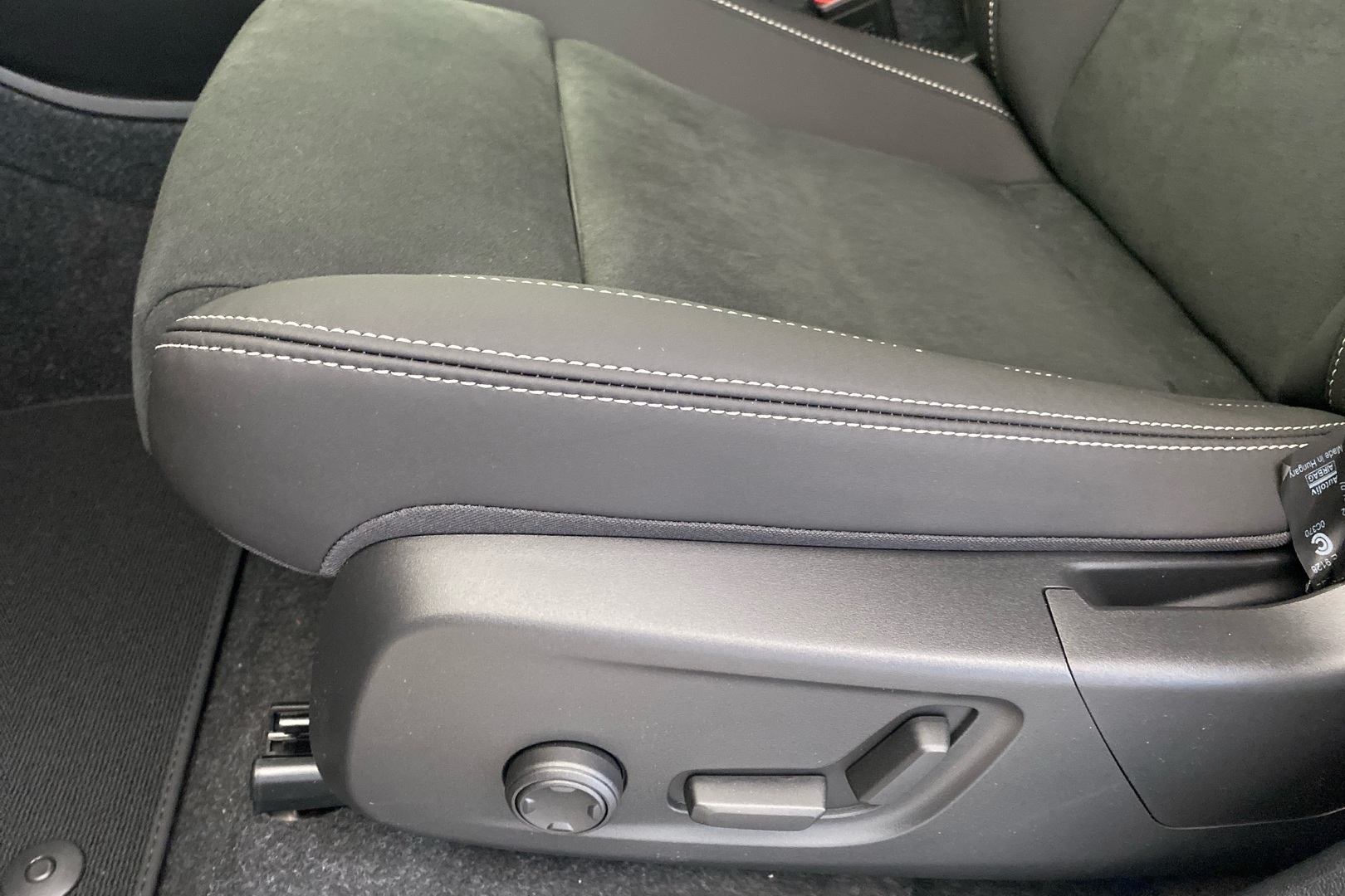 VOLVO EX40 2026