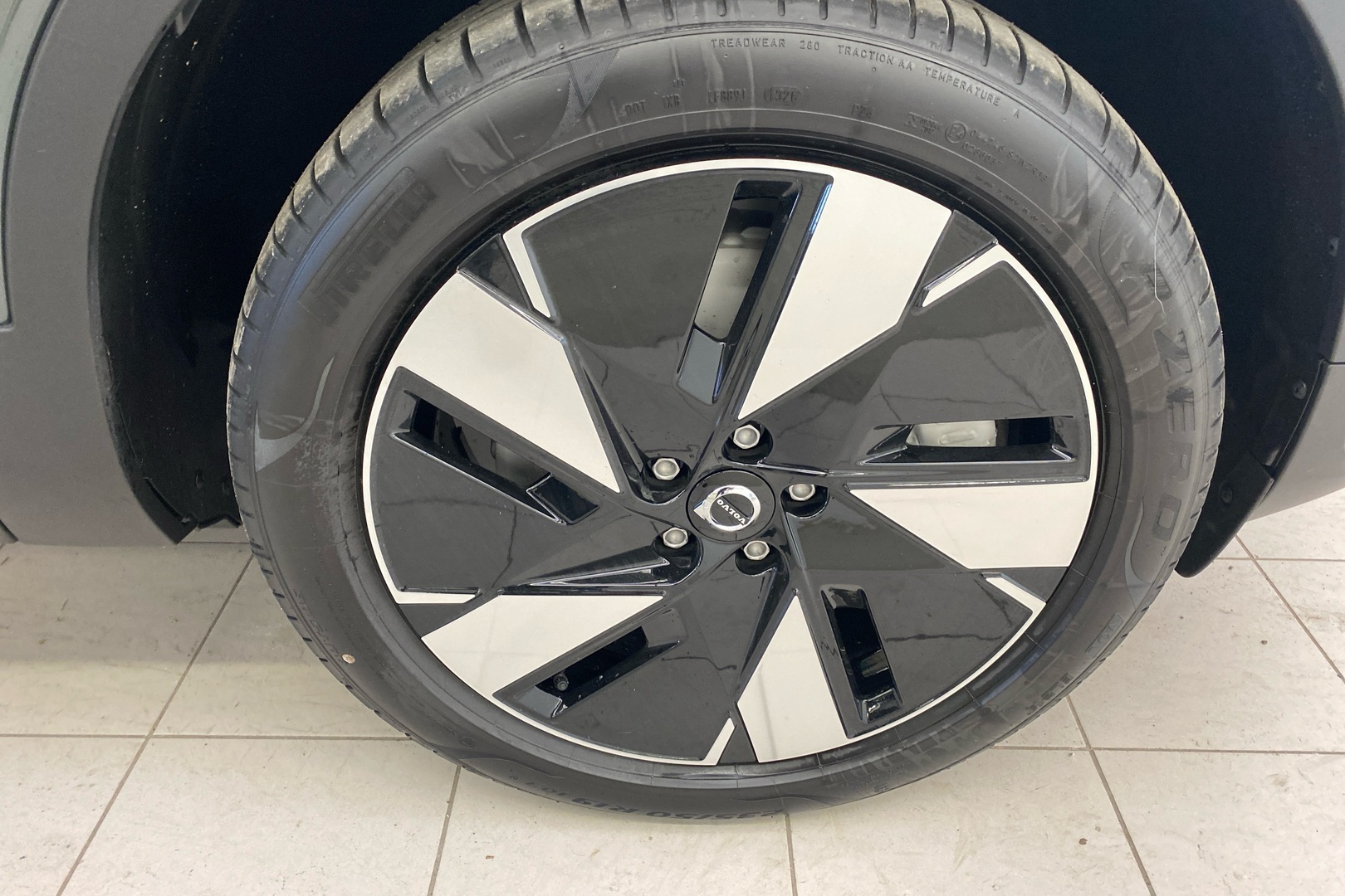 VOLVO EX40 2026