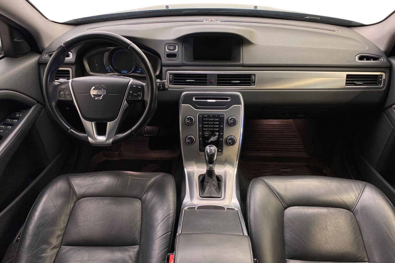 VOLVO V70 2014