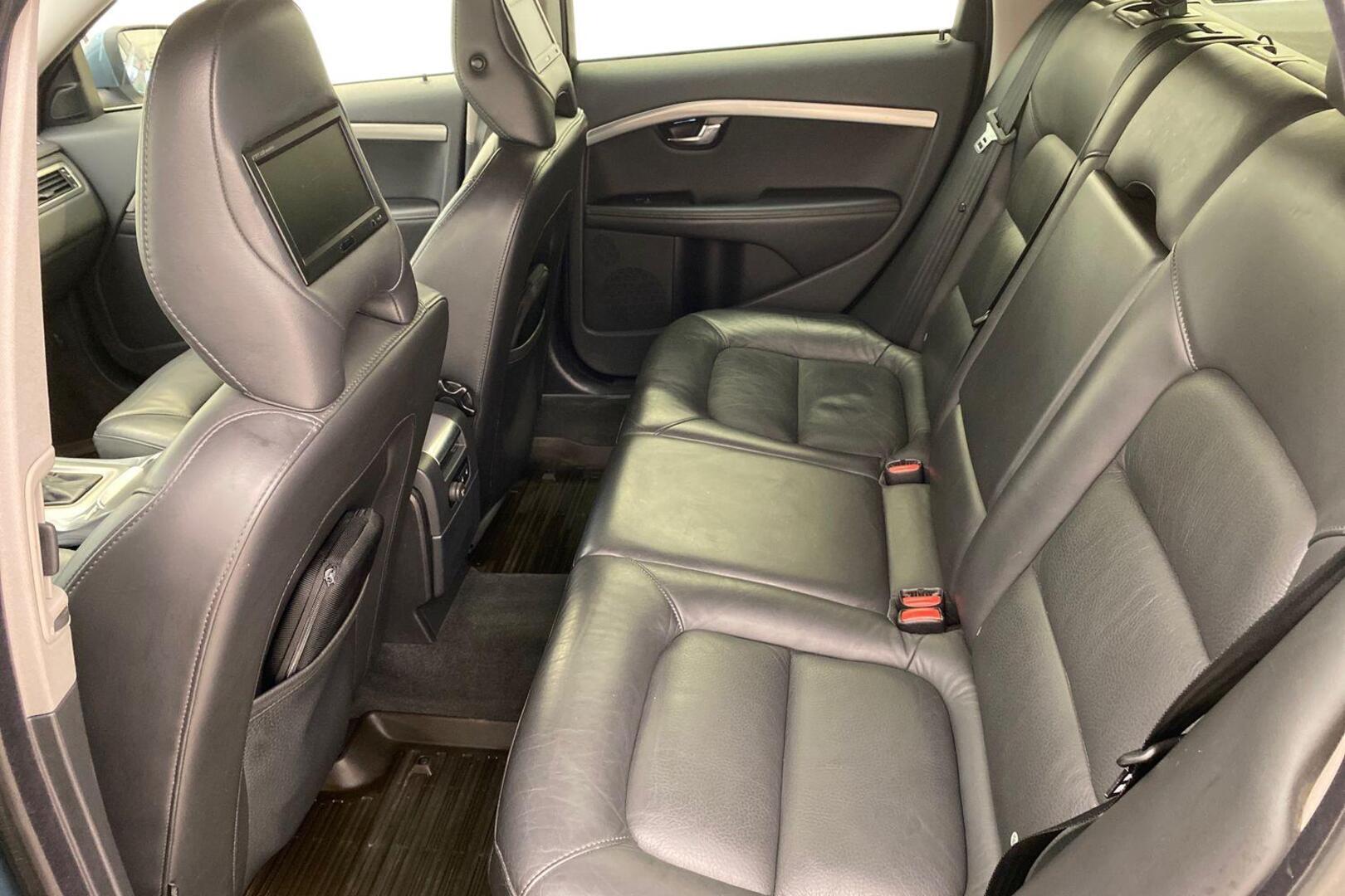 VOLVO V70 2014
