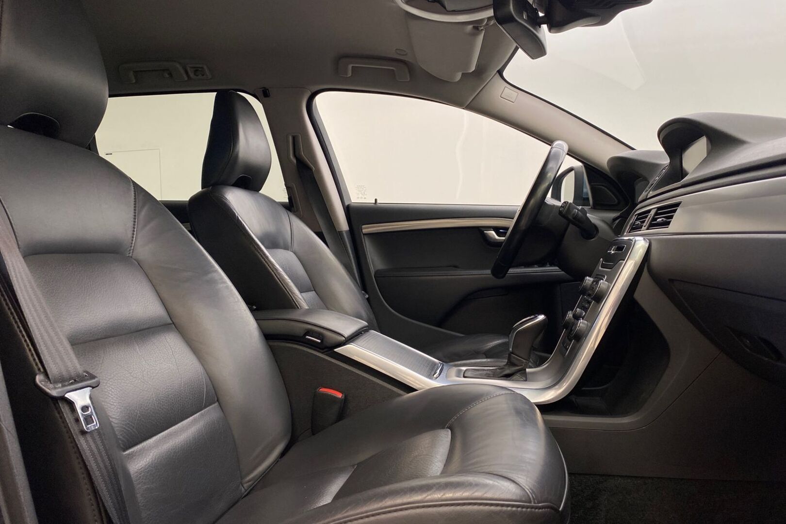 VOLVO V70 2014