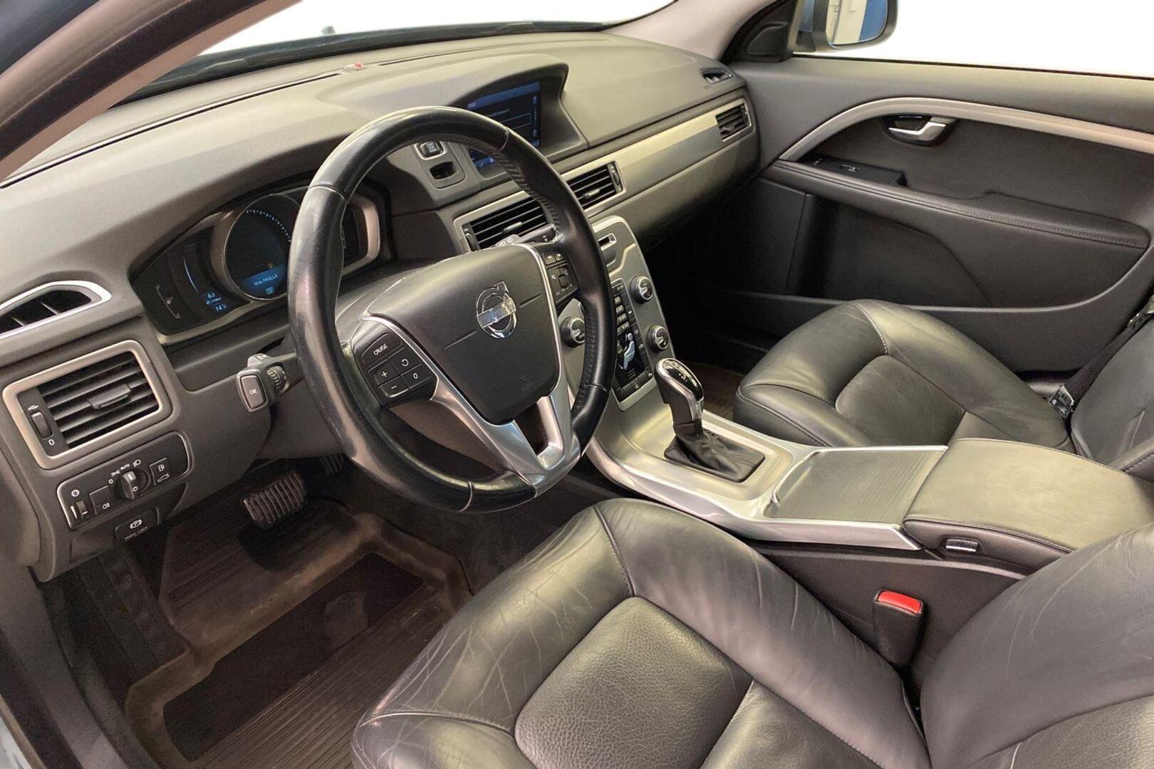 VOLVO V70 2014