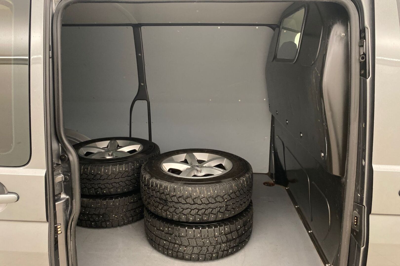VOLKSWAGEN Transporter 2016