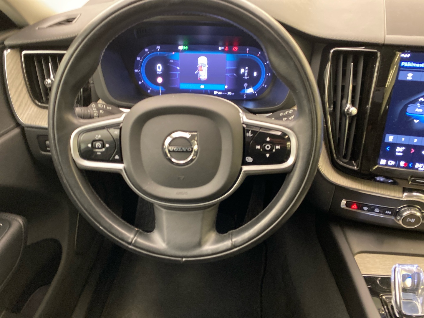 VOLVO XC60 13