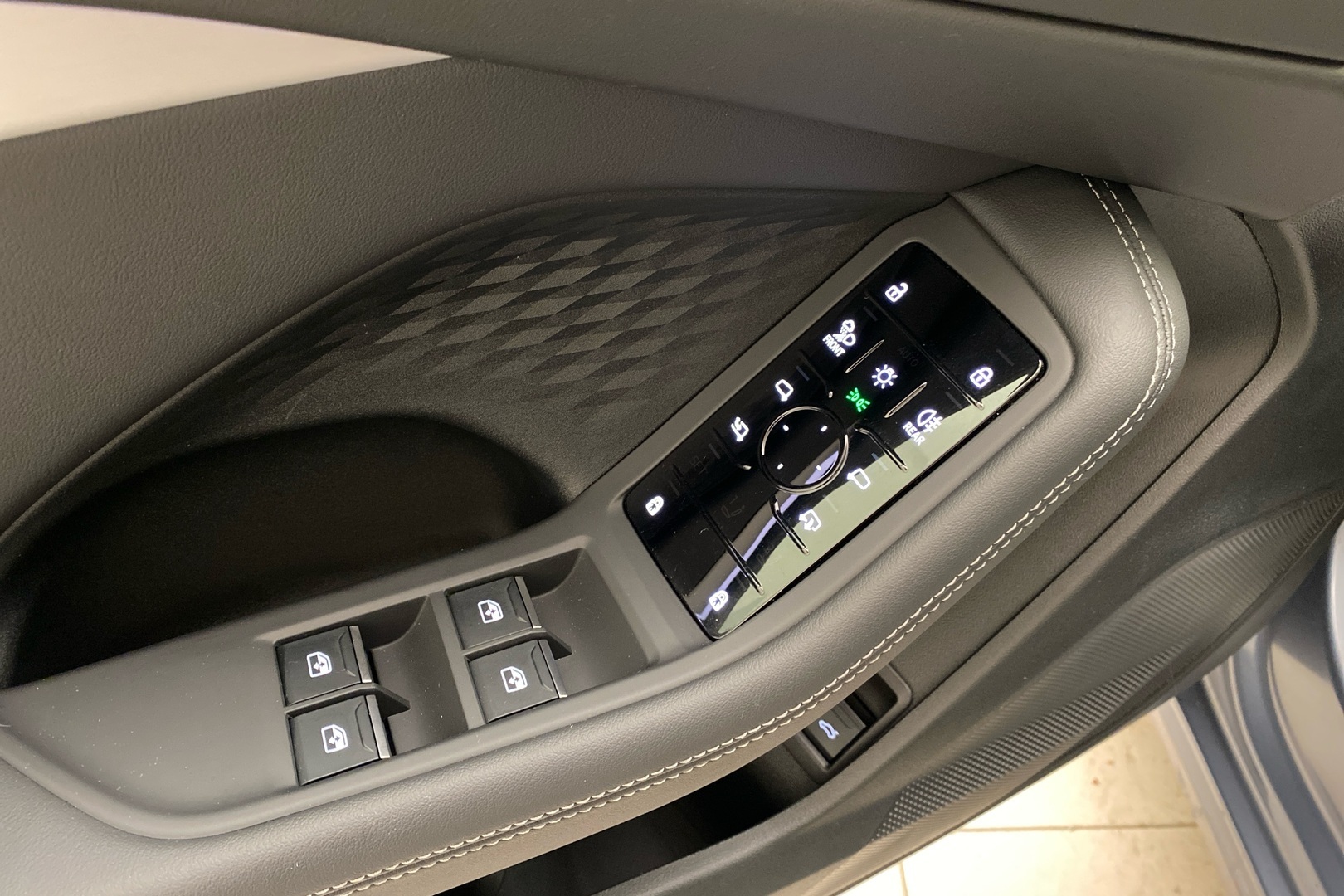 AUDI A5 2024