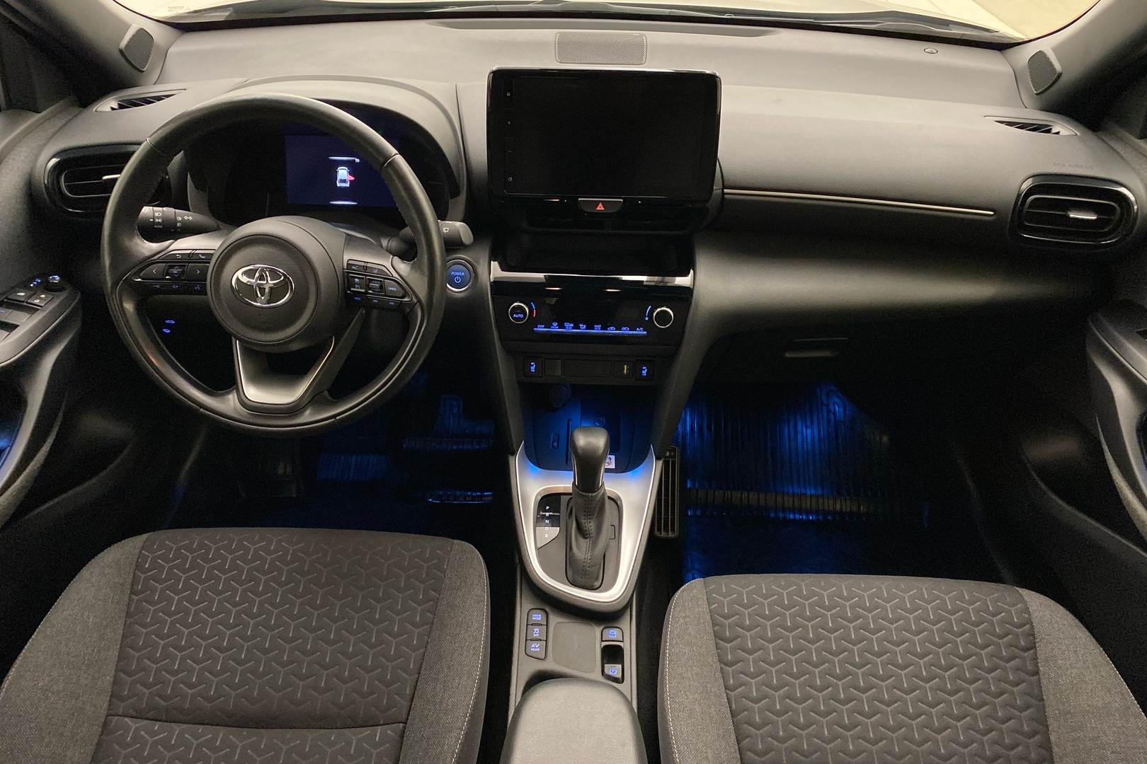 TOYOTA Yaris Cross 2022