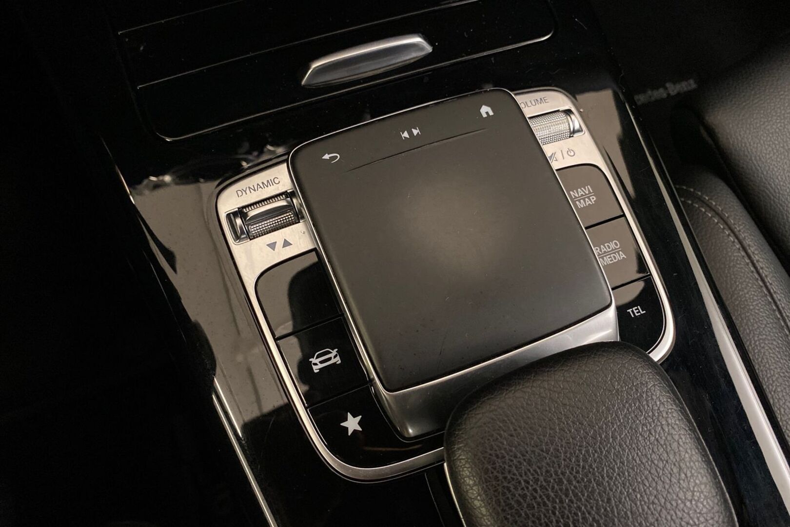 MERCEDES-BENZ A 2019