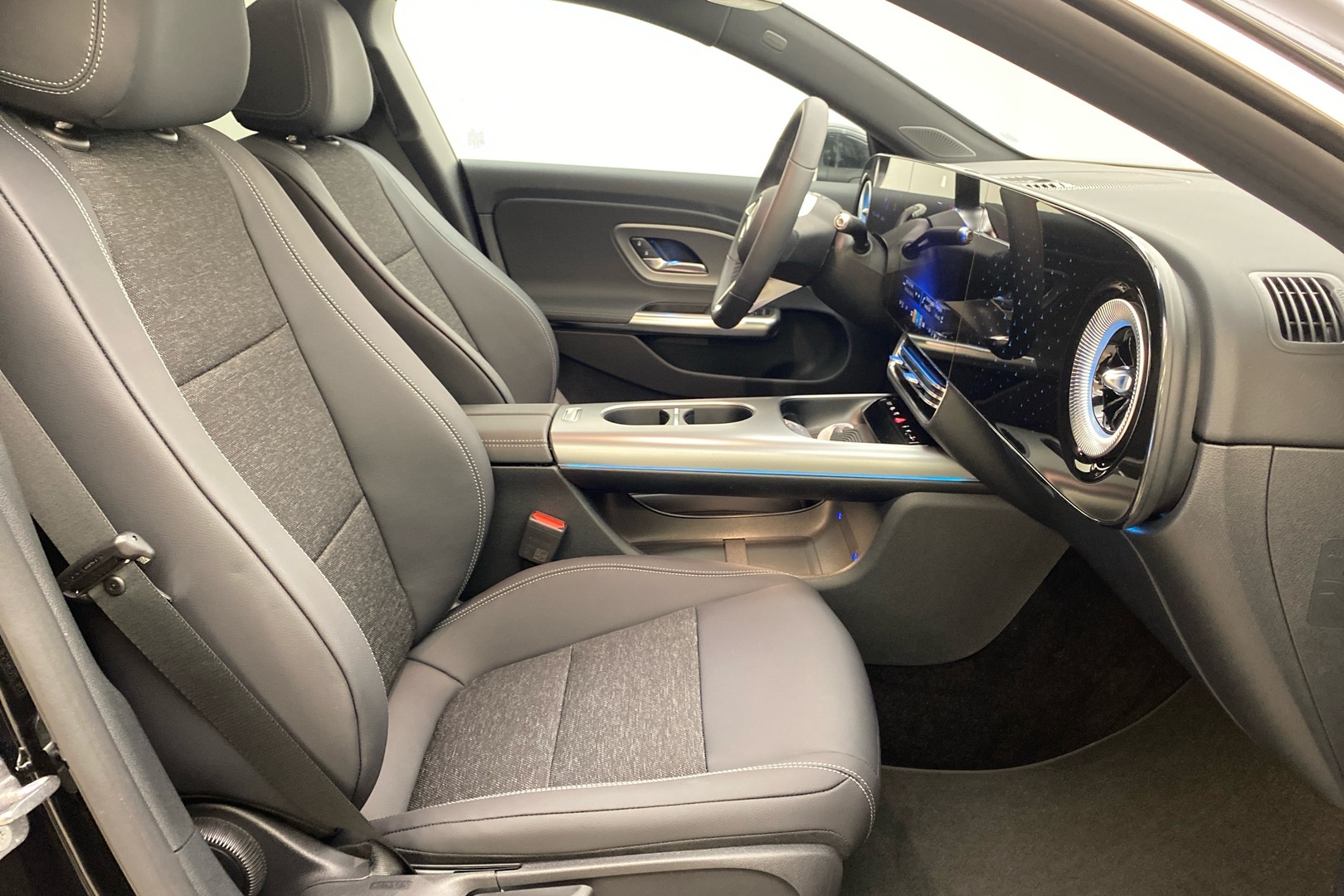 MERCEDES-BENZ CLA 2026