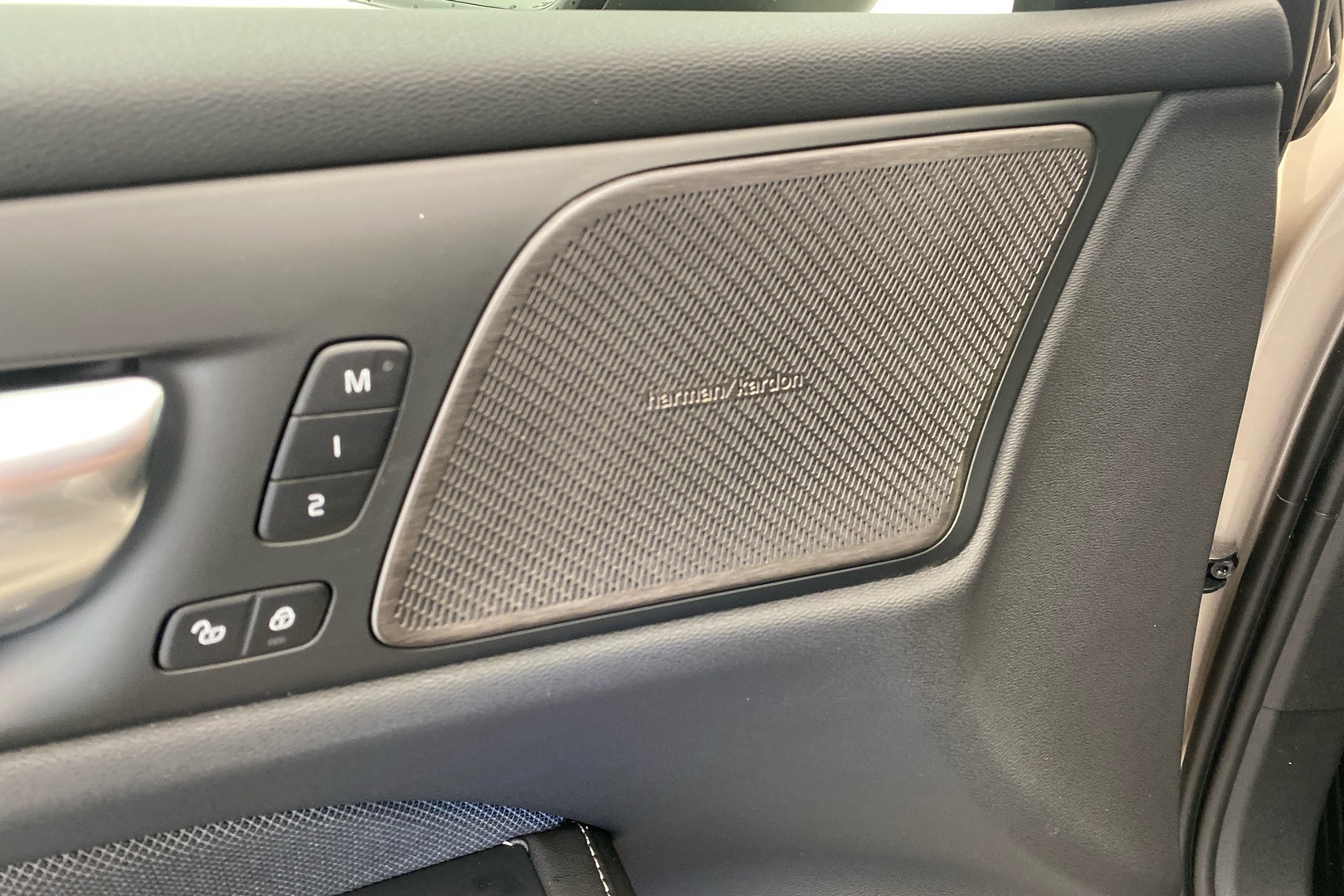 VOLVO V60 2026