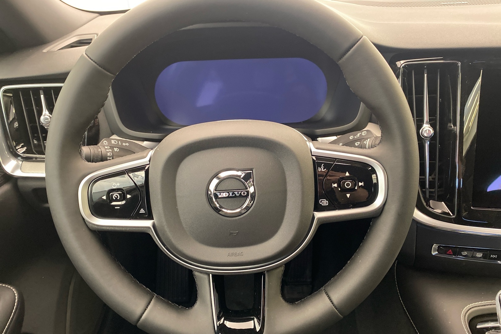 VOLVO V60 2026